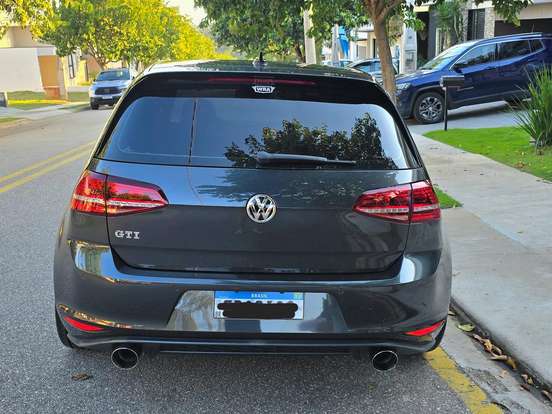 VOLKSWAGEN-GOLF-2.0 TSI GTI 16V TURBO GASOLINA 4P AUTOMÁTICO VOLKSWAGEN-GOLF-2015