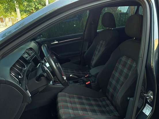 VOLKSWAGEN-GOLF-2.0 TSI GTI 16V TURBO GASOLINA 4P AUTOMÁTICO VOLKSWAGEN-GOLF-2015