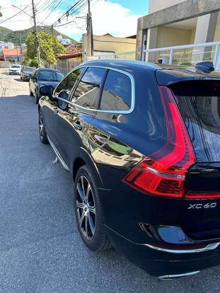 VOLVO-XC60-2018