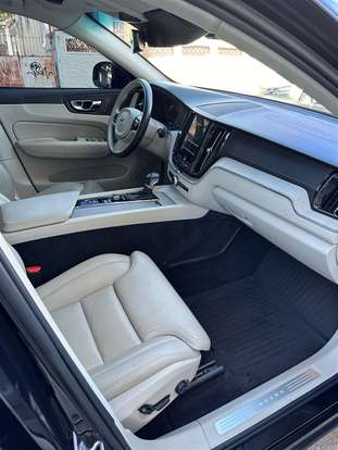 VOLVO-XC60-2018