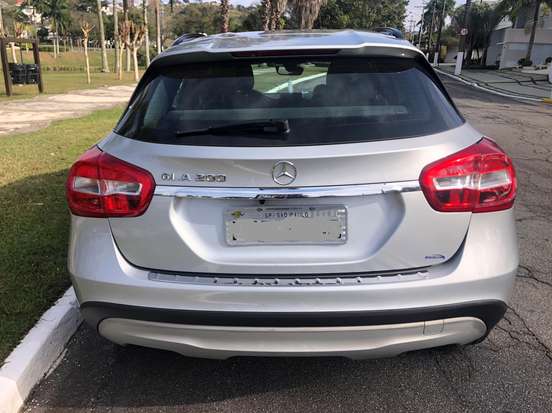 MERCEDES-BENZ-GLA 200-1.6 CGI ADVANCE 16V TURBO FLEX 4P AUTOMÁTICO MERCEDES-BENZ-GLA 200-2015