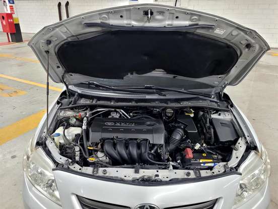 TOYOTA-COROLLA-2010