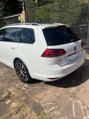 VOLKSWAGEN-GOLF-2015