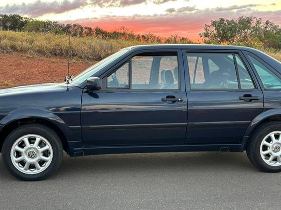 VOLKSWAGEN SANTANA 2.0 MI 8V GASOLINA 4P MANUAL