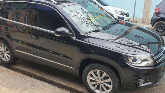 VOLKSWAGEN-TIGUAN-2012