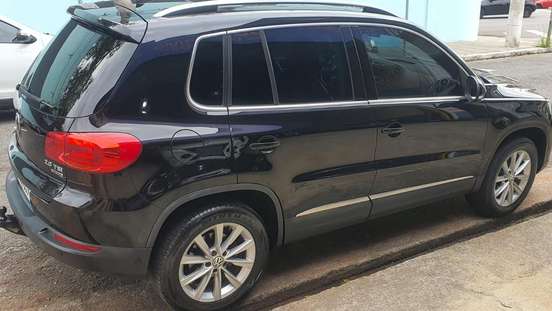 VOLKSWAGEN-TIGUAN-2012