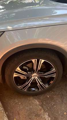 VOLVO-XC40-2020
