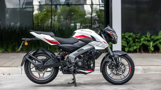 BAJAJ DOMINAR NS200 