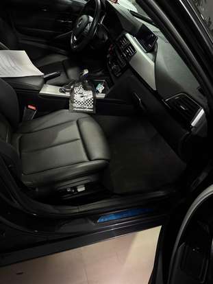 BMW-320i-2018