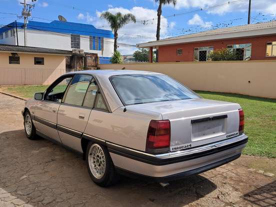 CHEVROLET-OMEGA-1993