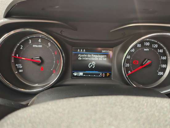 CHEVROLET-TRACKER-2020
