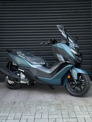 DAFRA CRUISYM 300 