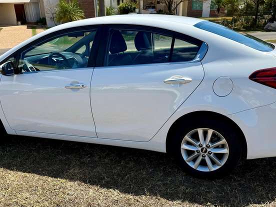 KIA-CERATO-1.6 SX 16V FLEX 4P AUTOMÁTICO KIA-CERATO-2018