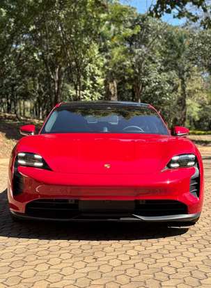 PORSCHE-TAYCAN-2023