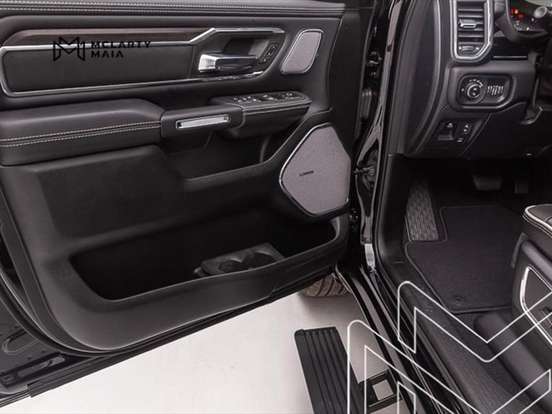 RAM-1500-3.0 HURRICANE 6 BITURBO GASOLINA LARAMIE NIGHT EDITION CD 4X4 AUTOMÁTICO RAM-1500-2025
