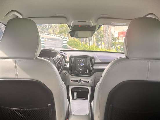 VOLVO-XC40-2.0 T5 GASOLINA MOMENTUM AWD GEARTRONIC VOLVO-XC40-2019