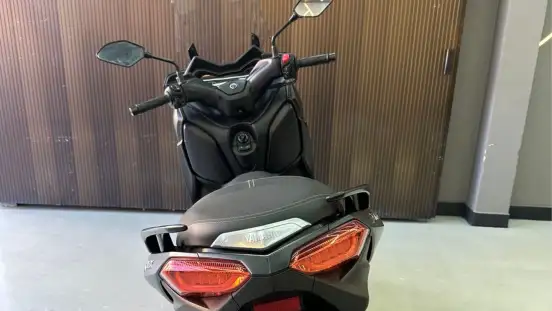 YAMAHA-XMAX ABS-2022