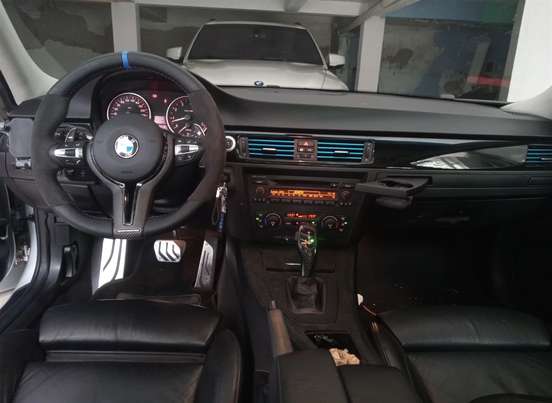 BMW-330i-2005