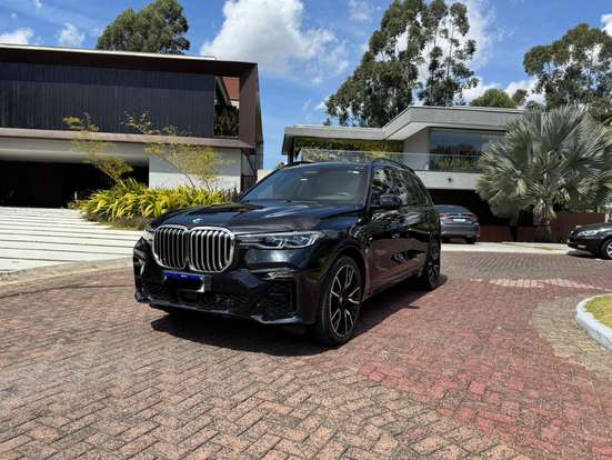 BMW-X7-2019