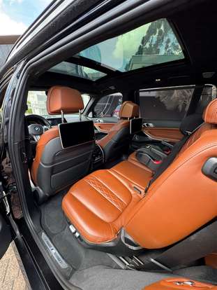 BMW-X7-2019