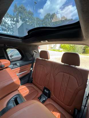 BMW-X7-2019