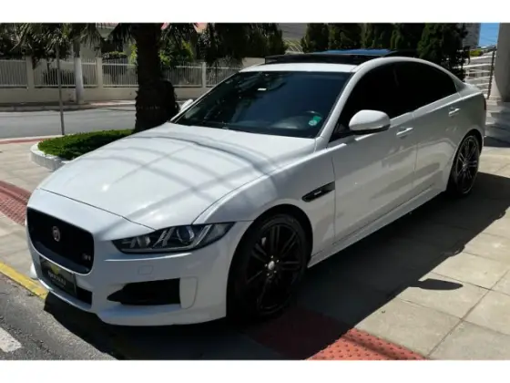 JAGUAR XE 2.0 16V SI4 TURBO GASOLINA R-SPORT 4P AUTOMÁTICO