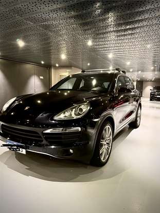 PORSCHE-CAYENNE-2011