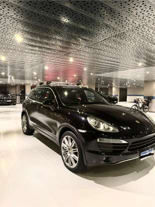 PORSCHE-CAYENNE-2011