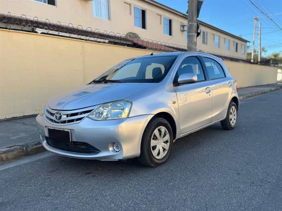 TOYOTA ETIOS 1.3 XS 16V FLEX 4P MANUAL