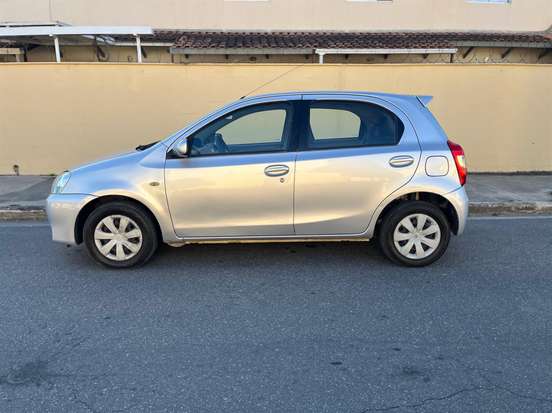 TOYOTA-ETIOS-2013