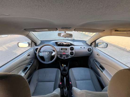 TOYOTA-ETIOS-2013