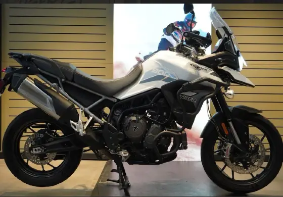 TRIUMPH TIGER 900 GT 