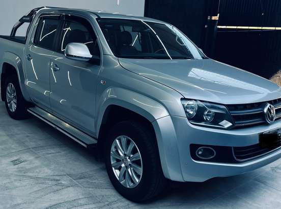 VOLKSWAGEN-AMAROK-2012