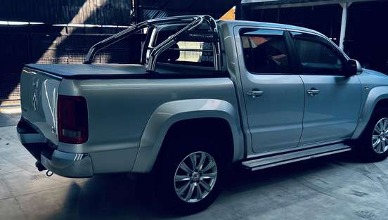 VOLKSWAGEN-AMAROK-2012