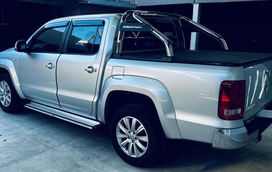 VOLKSWAGEN-AMAROK-2012