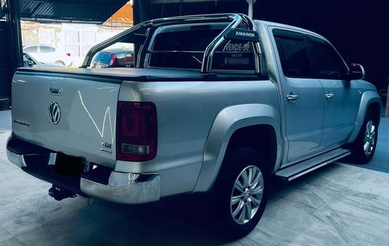 VOLKSWAGEN-AMAROK-2012