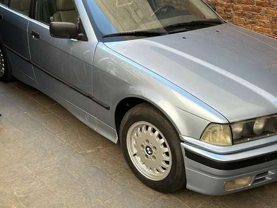 BMW-325i-2.5 SEDAN 24V GASOLINA 4P MANUAL BMW-325i-1995
