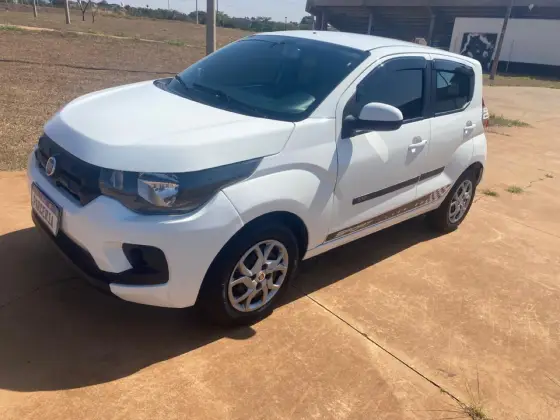 FIAT UNO 1.4 EVO SPORTING 8V FLEX 4P MANUAL FIAT UNO 1.4 EVO SPORTING 8V FLEX 4P MANUAL
