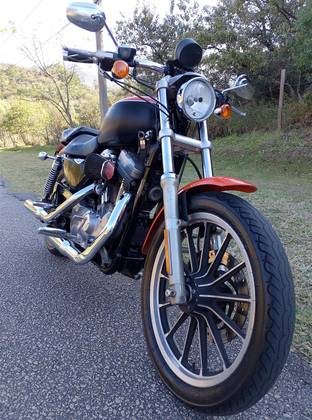 HARLEY-DAVIDSON SPORTSTER XL 883 R 