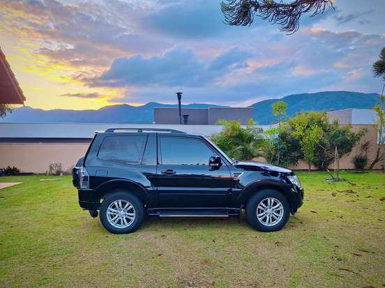 MITSUBISHI-PAJERO FULL-3.8 HPE 4X4 V6 24V GASOLINA 2P AUTOMÁTICO MITSUBISHI-PAJERO FULL-2013
