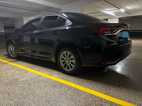 TOYOTA-COROLLA-2025