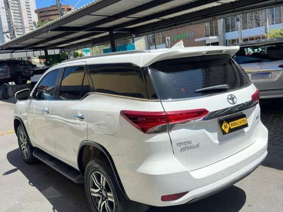 TOYOTA-HILUX SW4-2018