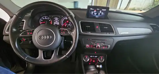 AUDI-Q3-2015