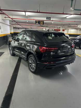 AUDI-Q3-2023