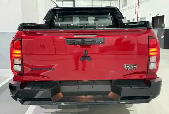 MITSUBISHI-TRITON-2025