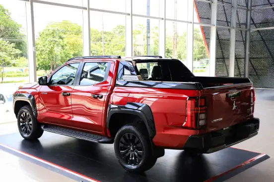 MITSUBISHI-TRITON-2025