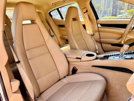 PORSCHE-PANAMERA-2011