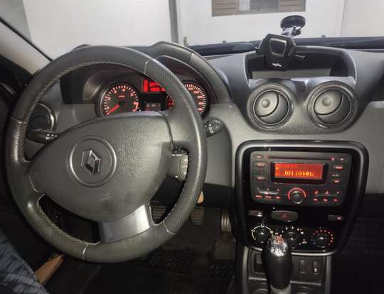 RENAULT-DUSTER-2012