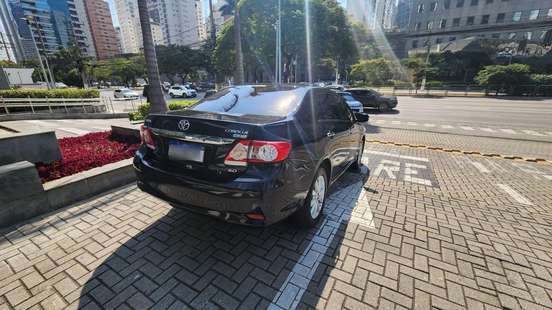 TOYOTA-COROLLA-2012