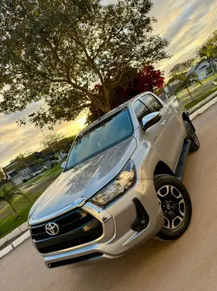 TOYOTA HILUX 2.8 D-4D TURBO DIESEL CD SRV 4X4 AUTOMÁTICO